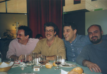 De izquiera a derecha tenemos a José Antonio Alonso, Francisco López, Miguel Ángel Díaz y Juan de la Torre despues de la copita una vez finalizada la comida