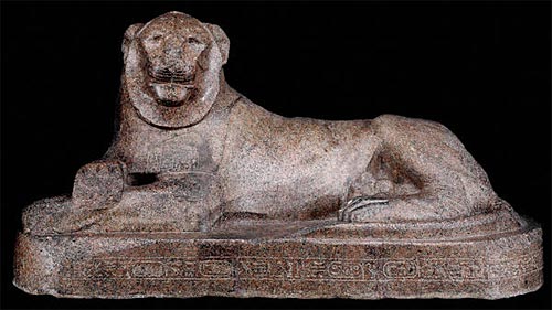 León de granito rojo de Amenhotep III