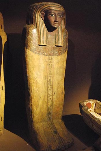 Sarcófago de una mujer llamada Ruru, reutilizado para una momia masculina