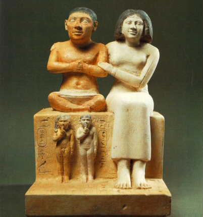 Fig 3: El enano Seneb y su familia. Din. IV. Museo de El Cairo.