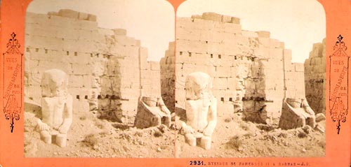 Fotografía estereoscópica que representa el templo de Karnak. Editada a finales de 1800. Colección particular del autor. 
