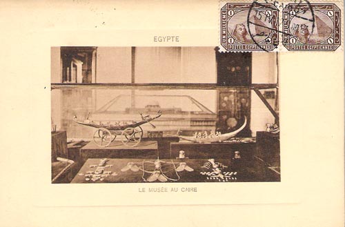 Postal de Lehnert & Landrock, de principios de 1900, que representa una sección del antiguo Museo de El Cairo. Colección particular del autor.