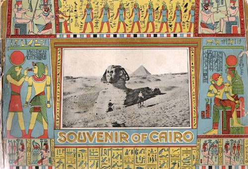 Conjunto de imágenes fotográficas contenidas en álbum fotográfico vendido como recuerdo de viaje. Editado por Cairo Postcard Trust a principios de 1900. Colección particular del autor.