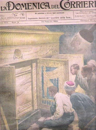 Portada de un semanal del periódico Corriere della Sera, de fecha 24 de Febrero de 1924, en el que se aprecia una ilustración basada en una de las míticas fotografías de Harry Burton sobre el descubrimiento de la tumba del faraón niño. Colección particular del autor.