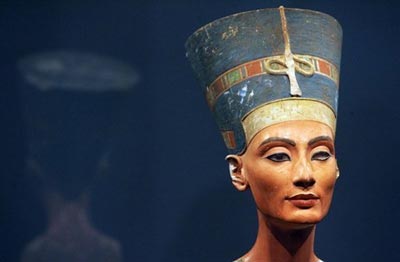 Nefertiti regresa al Neues Museum y aguarda su reestreno en sociedad
