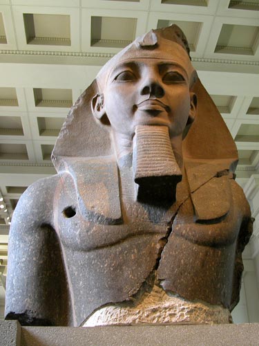 Foto 33.- Escultura de Ramsés II