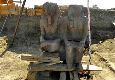 CSA de Egipto encuentra estatua monumental del faraón Amenhotep III