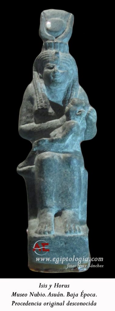 Isis amamantando a Horus. Escultura. Museo Nubio. Baja Época. Procedencia desconocida.